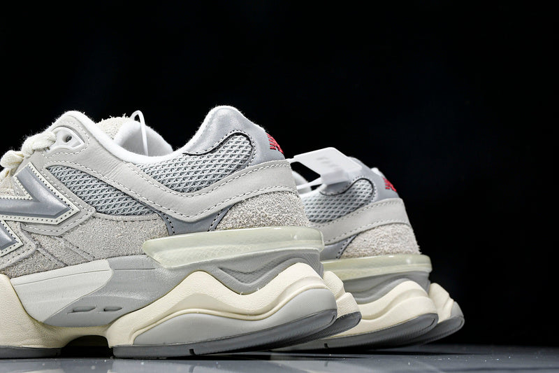 New Balance 9060 OLIVINA