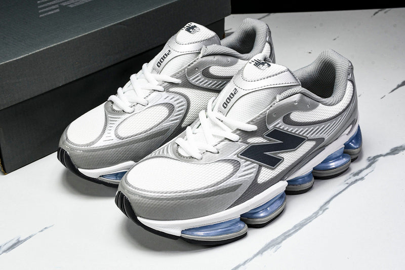 Tênis New Balance 2000