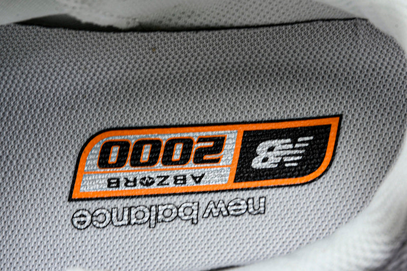 Tênis New Balance 2000