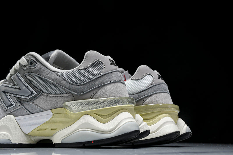New Balance 9060 OLIVINA