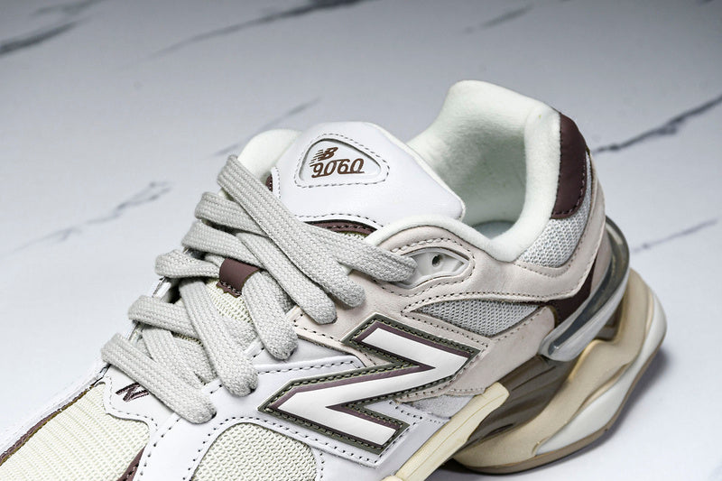 New Balance 9060 OLIVINA