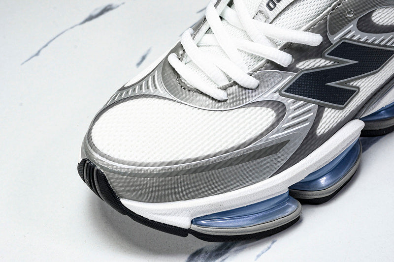 Tênis New Balance 2000