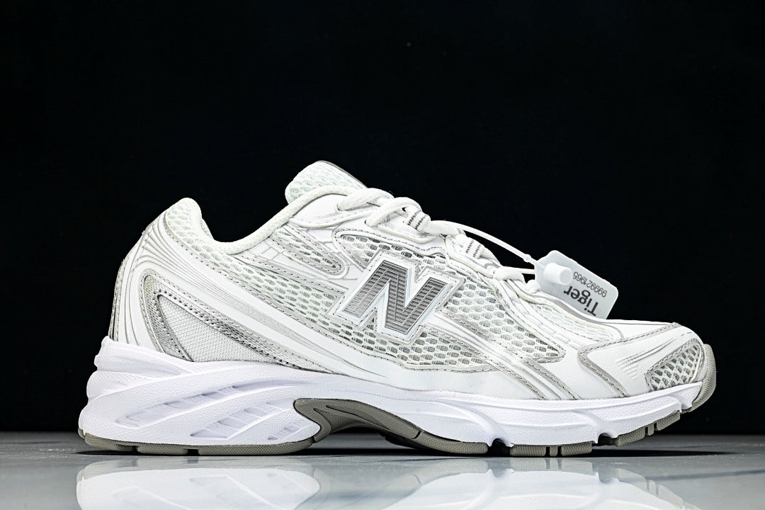New Balance 740
