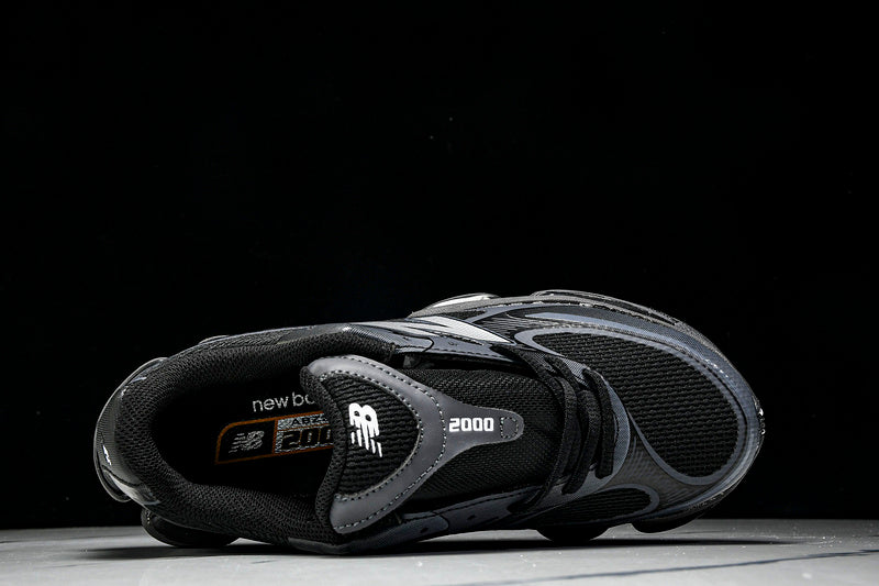Tênis New Balance 2000