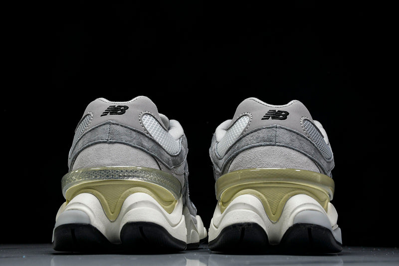 New Balance 9060 OLIVINA