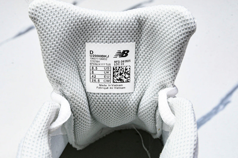 Tênis New Balance 2000
