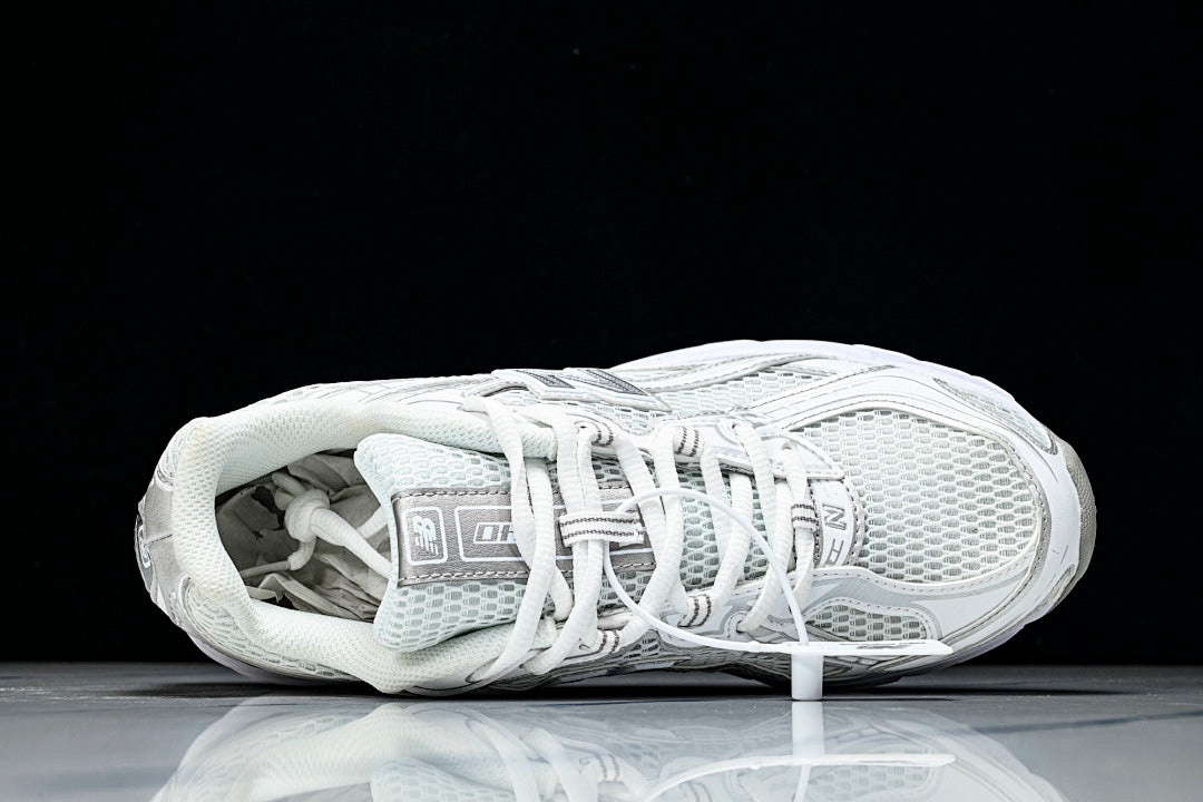 New Balance 740