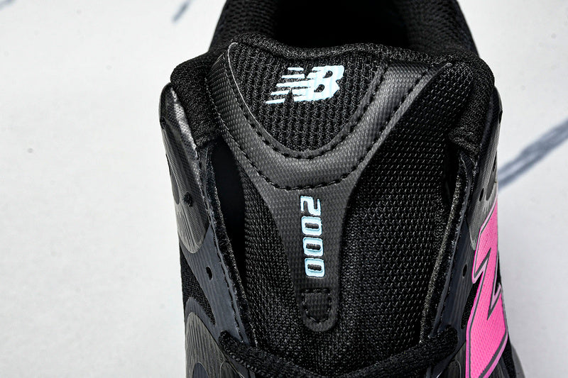 Tênis New Balance 2000