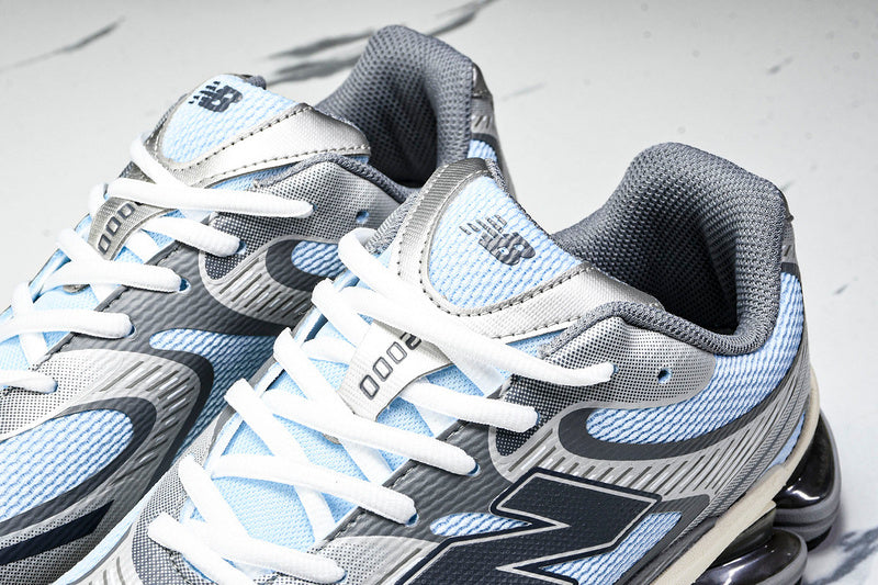 Tênis New Balance 2000