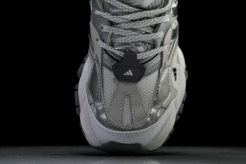 Adidas XLG Sneakers