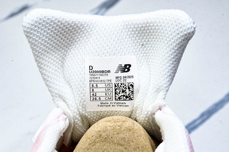 New Balance 2000 Sneakers