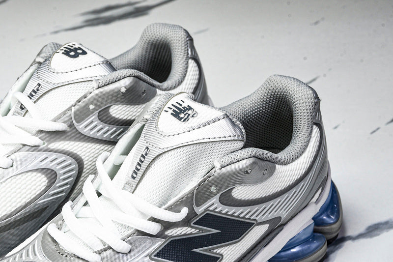 Tênis New Balance 2000