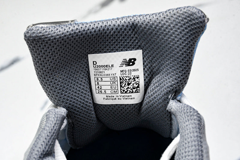 Tênis New Balance 2000