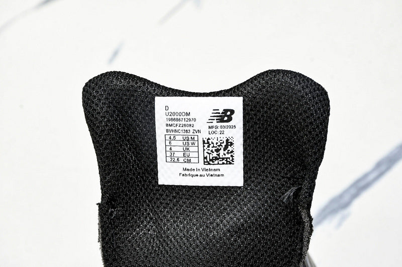 Tênis New Balance 2000