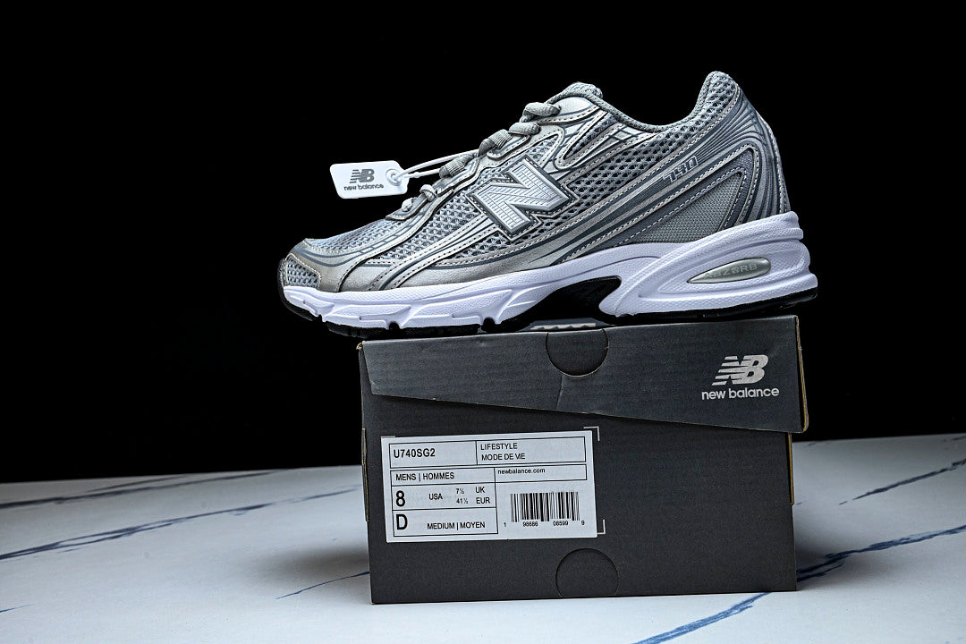 New Balance 740