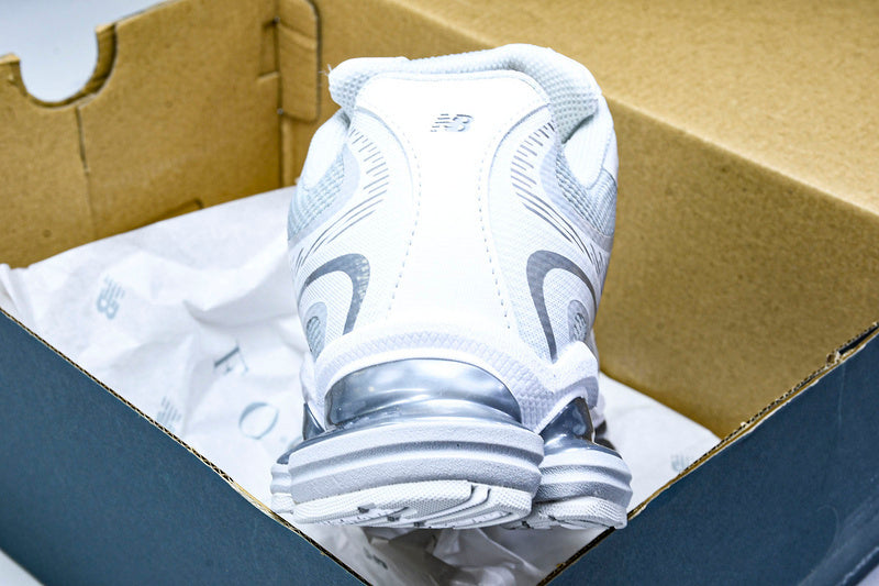 Tênis New Balance 2000