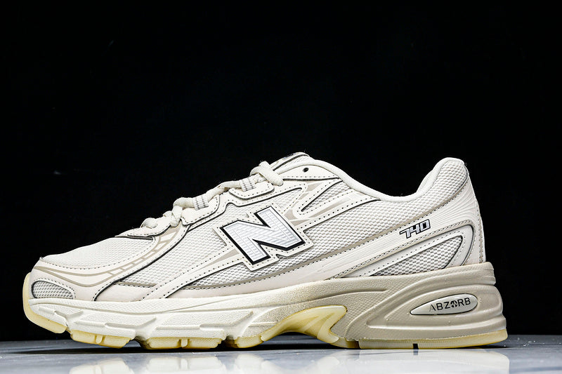 New Balance 740