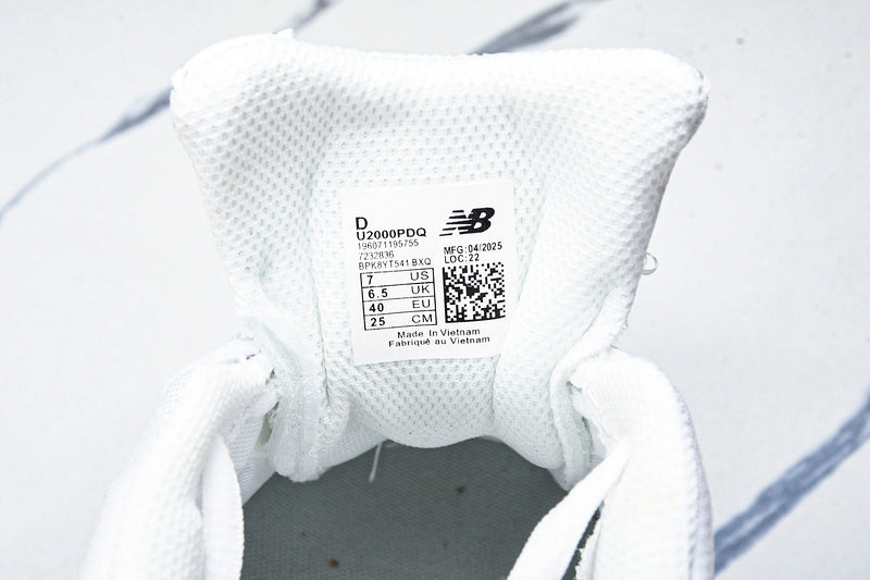 Tênis New Balance 2000