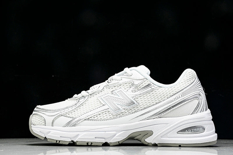 New Balance 740