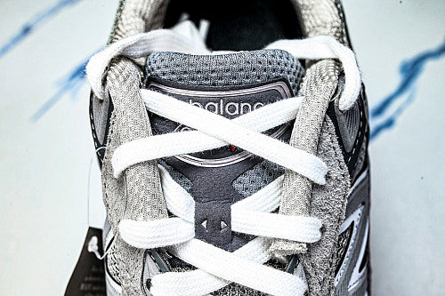 New Balance 996 V6