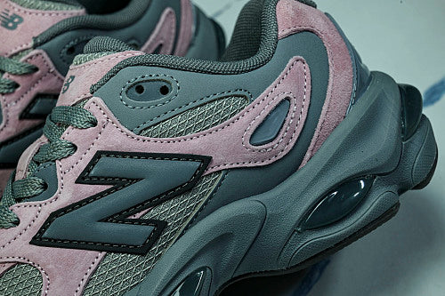 New Balance 983