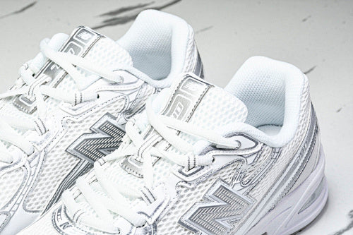 New Balance 740