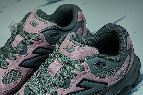 New Balance 983