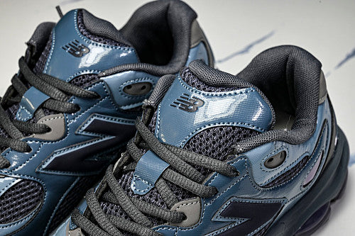 New Balance 983