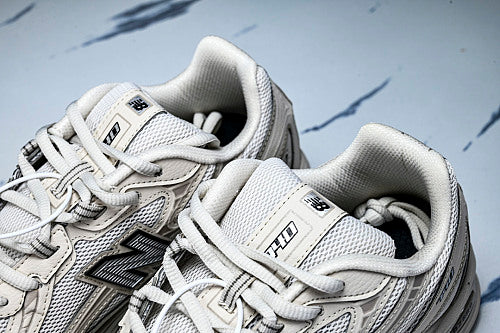 New Balance 740