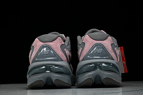 New Balance 983