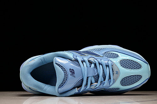 New Balance 983