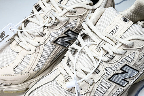 New Balance 740