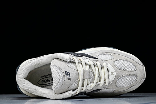 New Balance 983