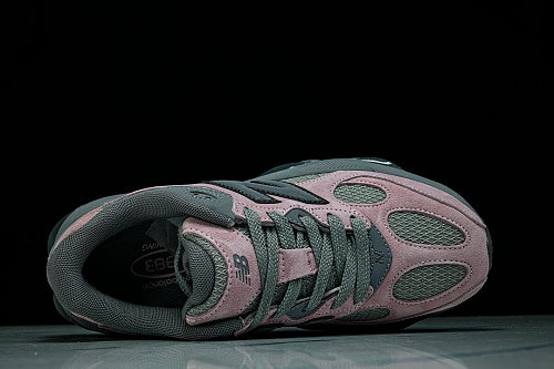 New Balance 983