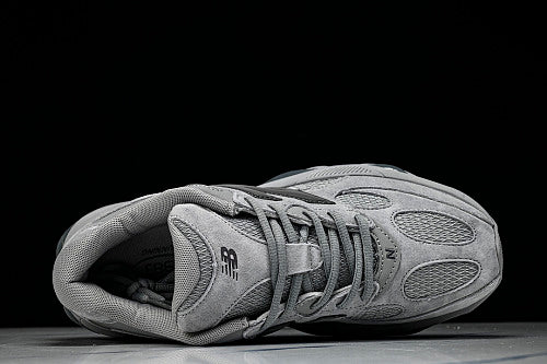 New Balance 983