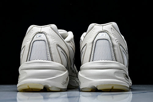 New Balance 740