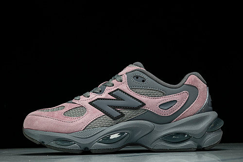 New Balance 983