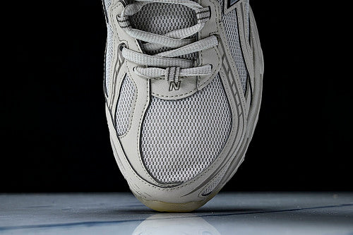 New Balance 740