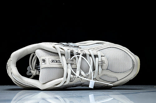 New Balance 740
