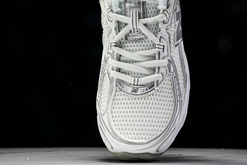 New Balance 740