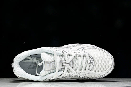 New Balance 740
