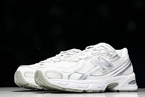 New Balance 740