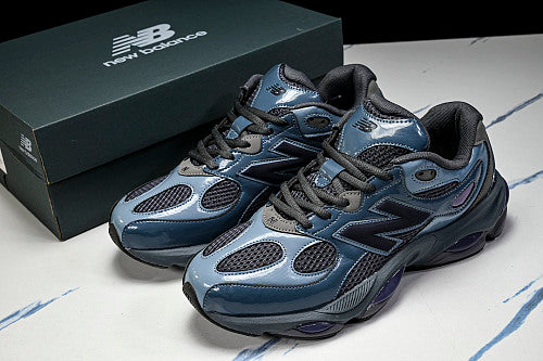 New Balance 983