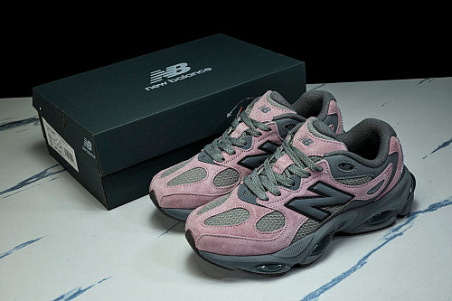 New Balance 983