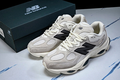 New Balance 983
