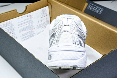 New Balance 740
