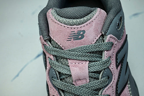 New Balance 983