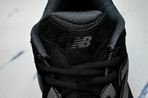 New Balance 983