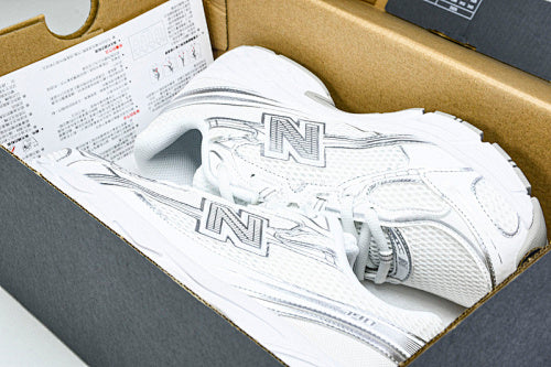 New Balance 740