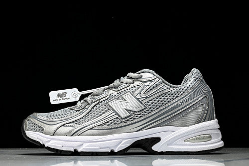 New Balance 740